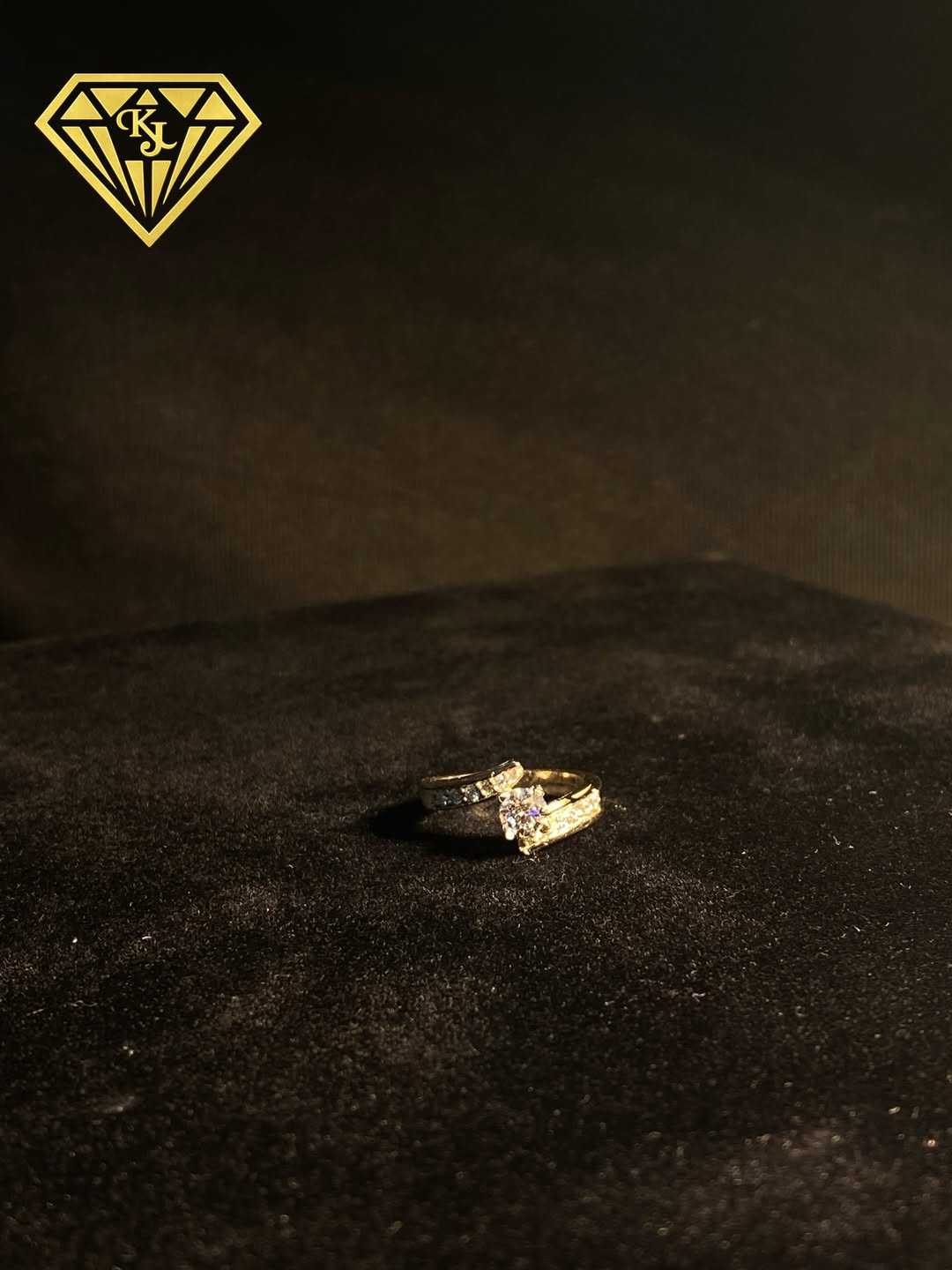 Solitaire diamond ring